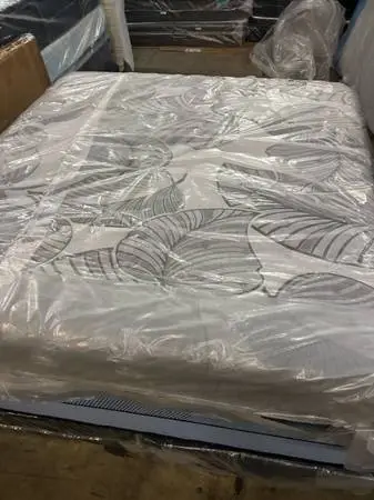 New King Sealy Posturepedic Firm Mattress