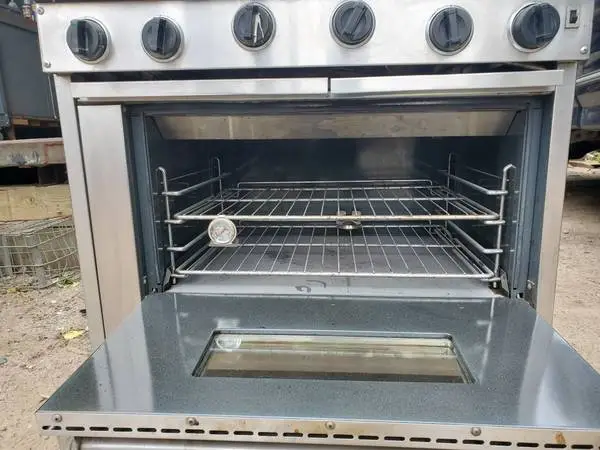 Commercial stove