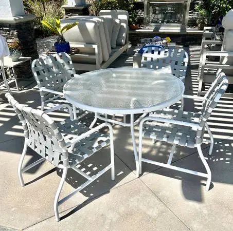 5pc Patio Set 42” Round White Metal w/Glass Top Table w/4 gray + white chairs