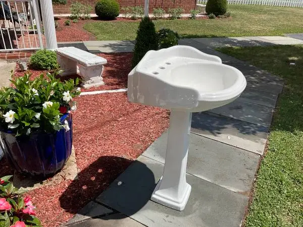Pedestal Sink