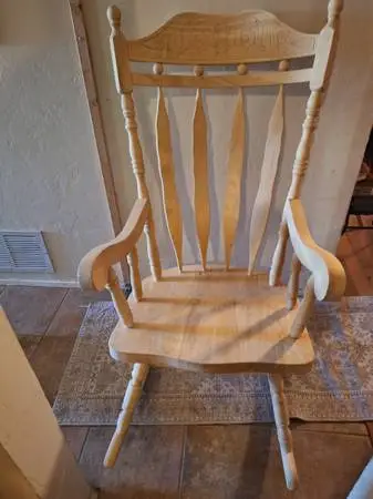 SOLID WOOD ROCKING CHAIR