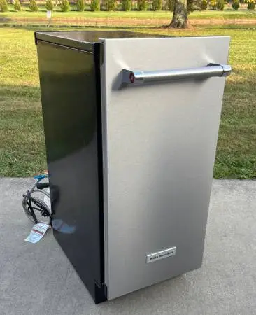 KitchenAid KUIX535HPS 15ā Under Counter Clear Ice Maker Near New