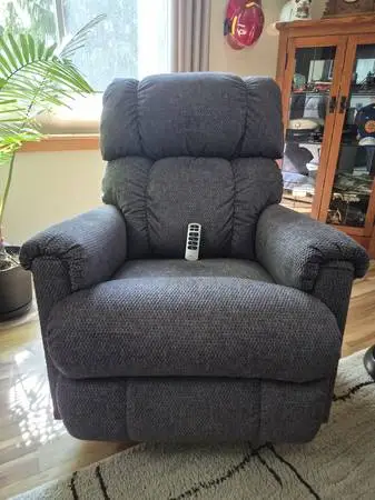 LazyBoy  Power Recliner chair