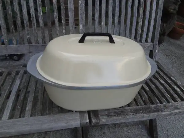 Club aluminum dutch oven oval