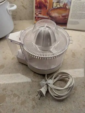 Electric Citrus Juicer