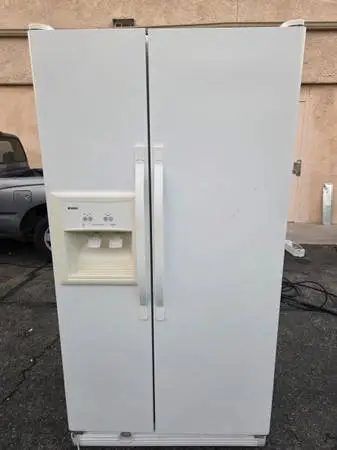 Kenmore white refurbished refrigerator ice/water
