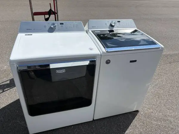 Maytag washer and dryer set-90 day warranty