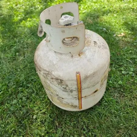 EMPTY GAS GRILL PROPANE TANK FOR EXCHANGE