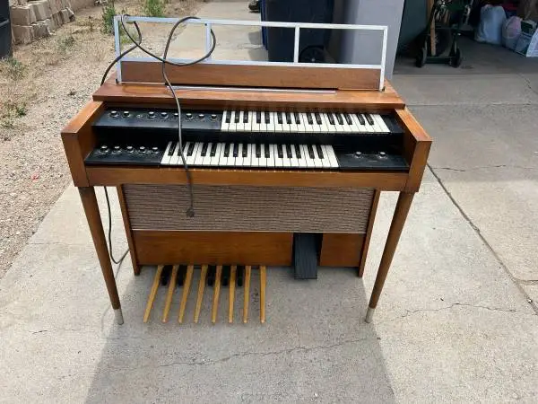 Vintage Thomas Electronic Organ – Dual Manual + Pedals + Bench
