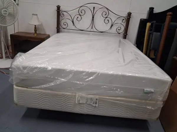 Queen size bed