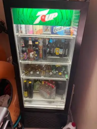 COMMERCIAL REFRIGERATOR