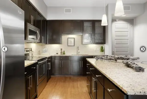 Luxury 2/2 Apartment in River Oaks, Gym, Pool, W&D 🐶😻 ($500 deposit)