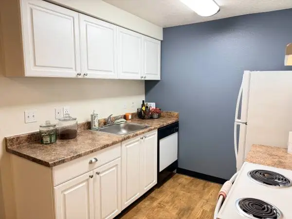 2 Full Baths | Covered Parking | Washer/Dryer | Water/Garb PAID!