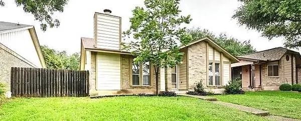 Beautiful 2-bed, 2-bath home with a 2-car garage!!