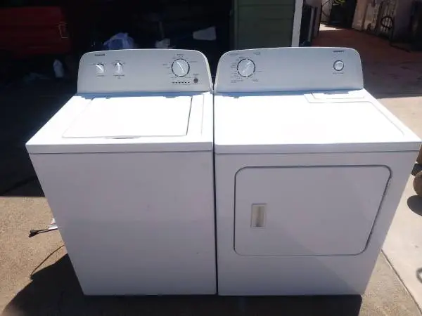 Amana washer dryer set works good