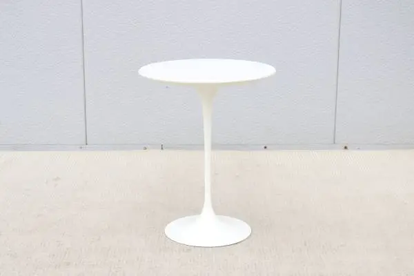 Mid-Century Modern Eero Saarinen for Knoll 16 Round Tulip Side Table