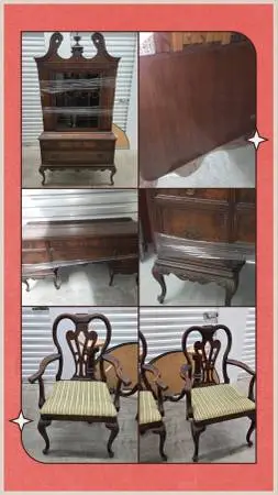 Beautiful 1940s Mahogany Chippendale Dining Room Set with China cabin