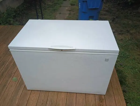 18 cubic foot heavy duty Kenmore chest freezer