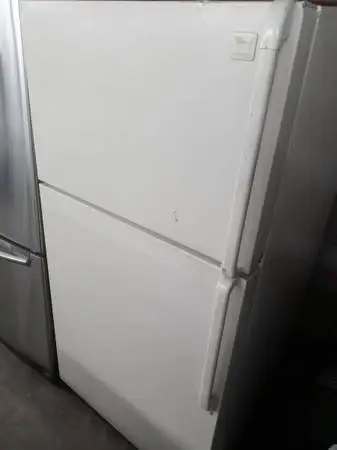 ★Whirlpool almond top freezer refrigerator