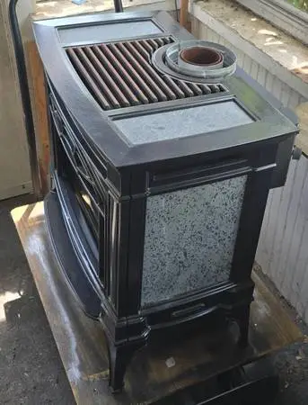 32000 BTU Direct-vent Lopi Berkshire Propane or Nat. Gas Stove