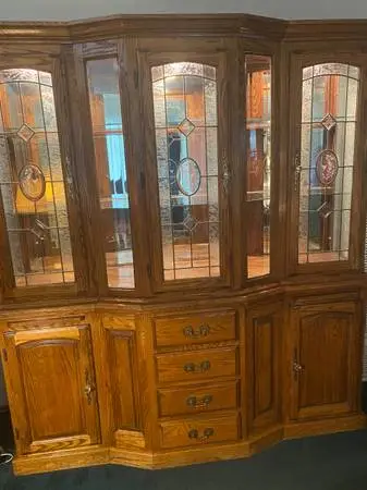 OAK CHINA CABINET (HUMMINGBIRDS)