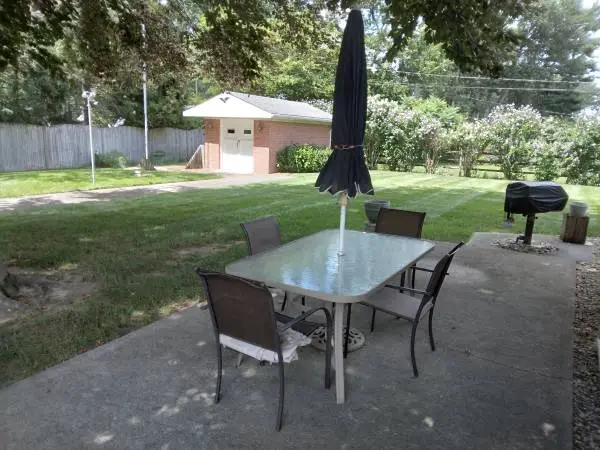 Nice Patio Set - Table 4 Chairs and Umbrella
