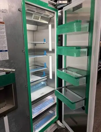 FRIDGE / FREEZER COLUMNS WITH ICE AND WATER