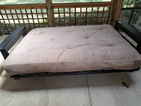 Full-size futon w/black Mission style wood sides