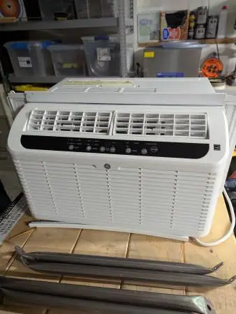 GE 6150BTU ultra quiet Air Conditioner AC window unit