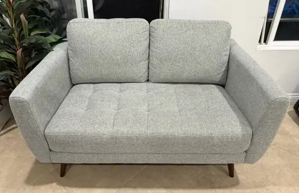 Excellent, Like New Loveseat – Living Spaces