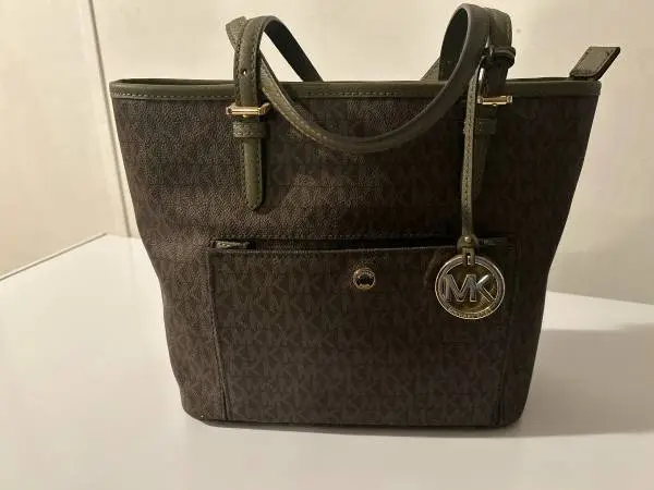 Brand new Michael Kors purse