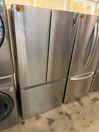Samsung refrigerator 33” width