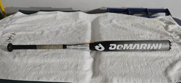 DeMarini CF4 32/22oz Fastpitch Softball Bat