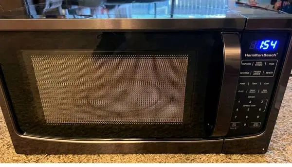 Hamilton Beach 1.6 Cu. Ft. Microwave (1100W)