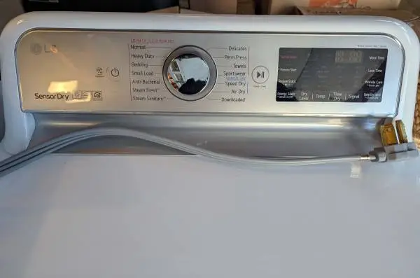 LG 7.3 cu.ft. Smart wi-fi Enabled Electric Dryer with TurboSteam