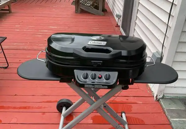 Propane gas grill
