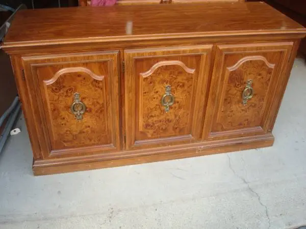 buffet/ server
