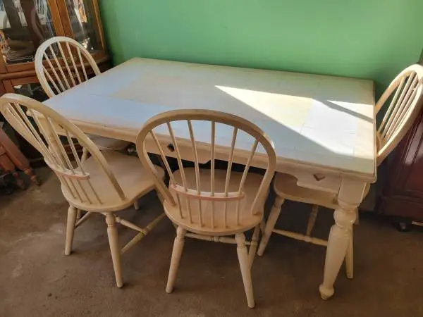 Really Nice! French Country Style Dining Set $150