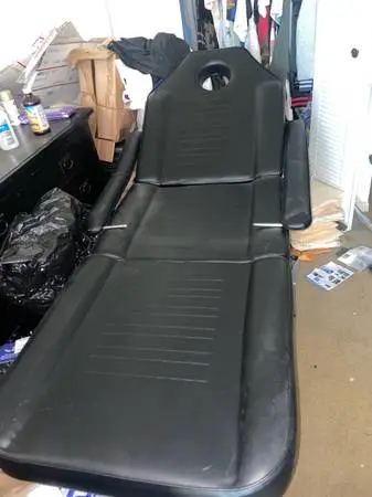 70” massage tatto long leather chair
