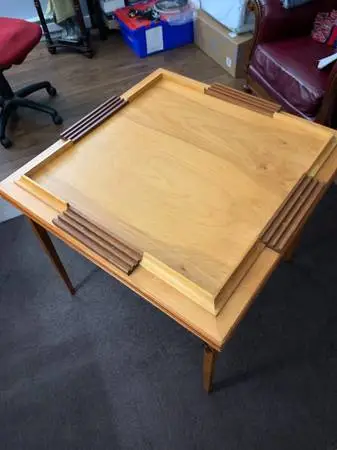 Dominos Playing Table