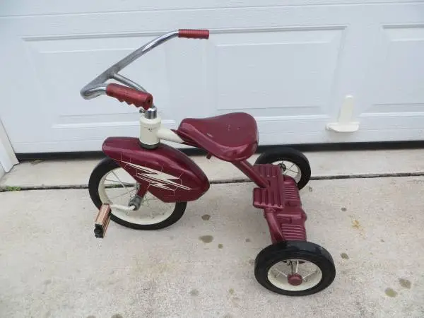 CHILDS TRICYCLE - VINTAGE