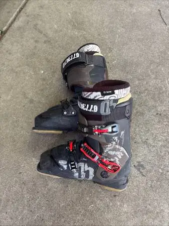 Skis boot
