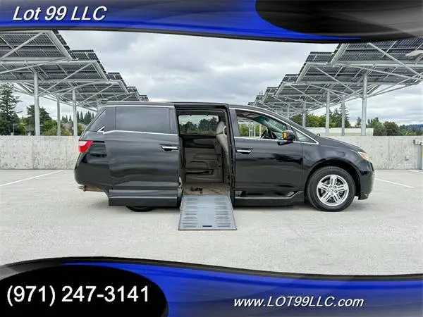 2011 Honda Odyssey Touring WHEELCHAIR VAN 101k Kneeling Power Ramp Mi