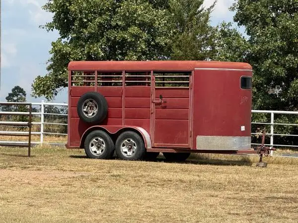 Stock trailer