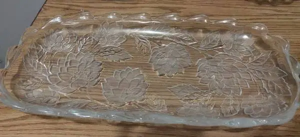 Beautiful Brand New Decorative glass dishes ONLY $20