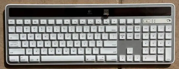 Logitech Wireless K750 Solar Keyboard for Mac Silver