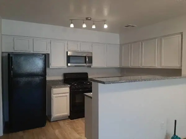 Cable/Satellite, Balcony/Patio, 2B/2B