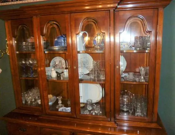 SOLID CHERRY BREAKFRONT / CHINA CABINET