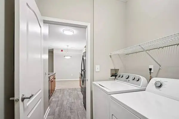 Comfortable 1088 sq ft 2 bd, 2 ba for all your needs. Call us now!