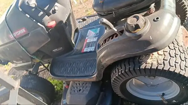 Craftsman heavy duty riding lawn tractor